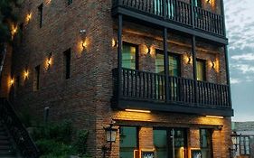Pantomime Museum Hotel